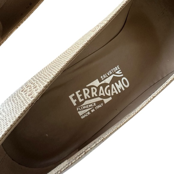 Salvatore Ferragamo Giusy Beige Lizard Print Leather Kitten Heel Pumps Size 8,5 - Picture 2 of 12